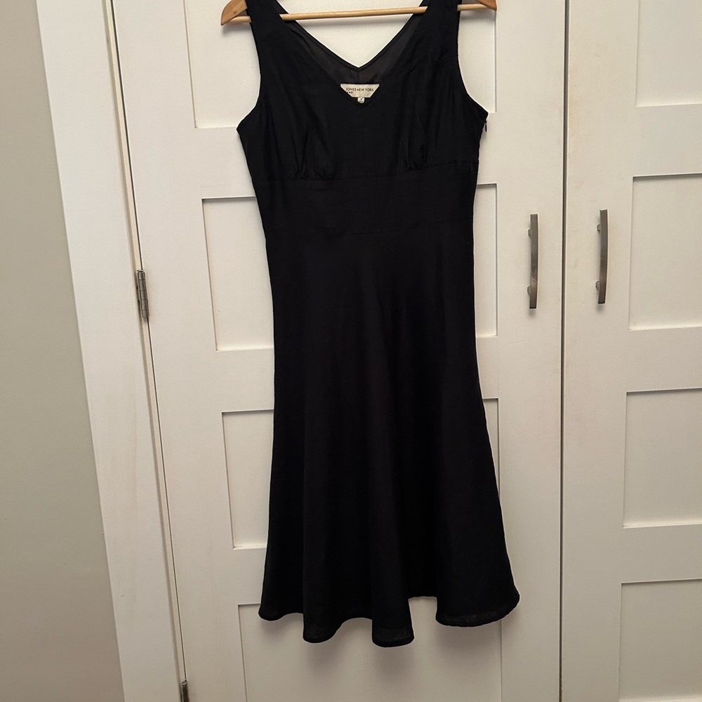 Jones New York Black Sleeveless V-Neck Midi Dress